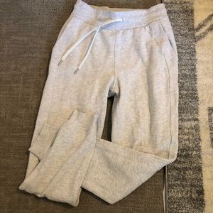 Lululemon Scuba Joggers Size 6